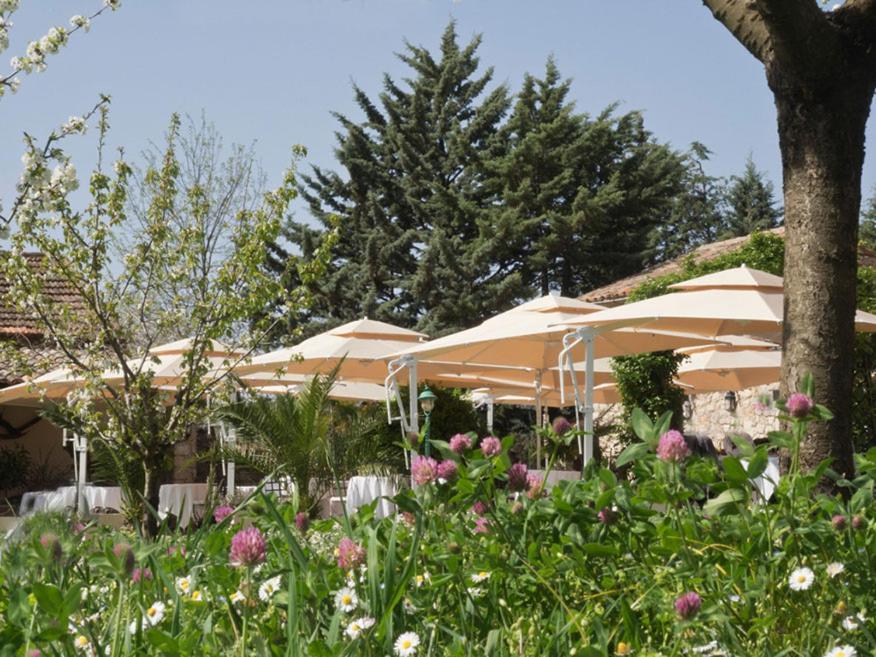 Hotel-Restaurant Le Moulin De La Camandoule Fayence Bagian luar foto
