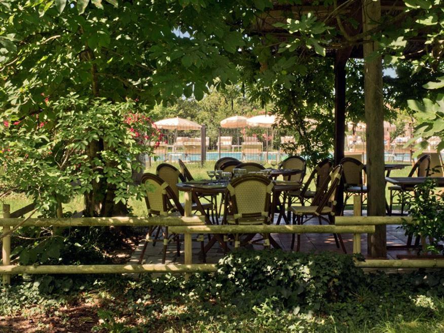 Hotel-Restaurant Le Moulin De La Camandoule Fayence Bagian luar foto