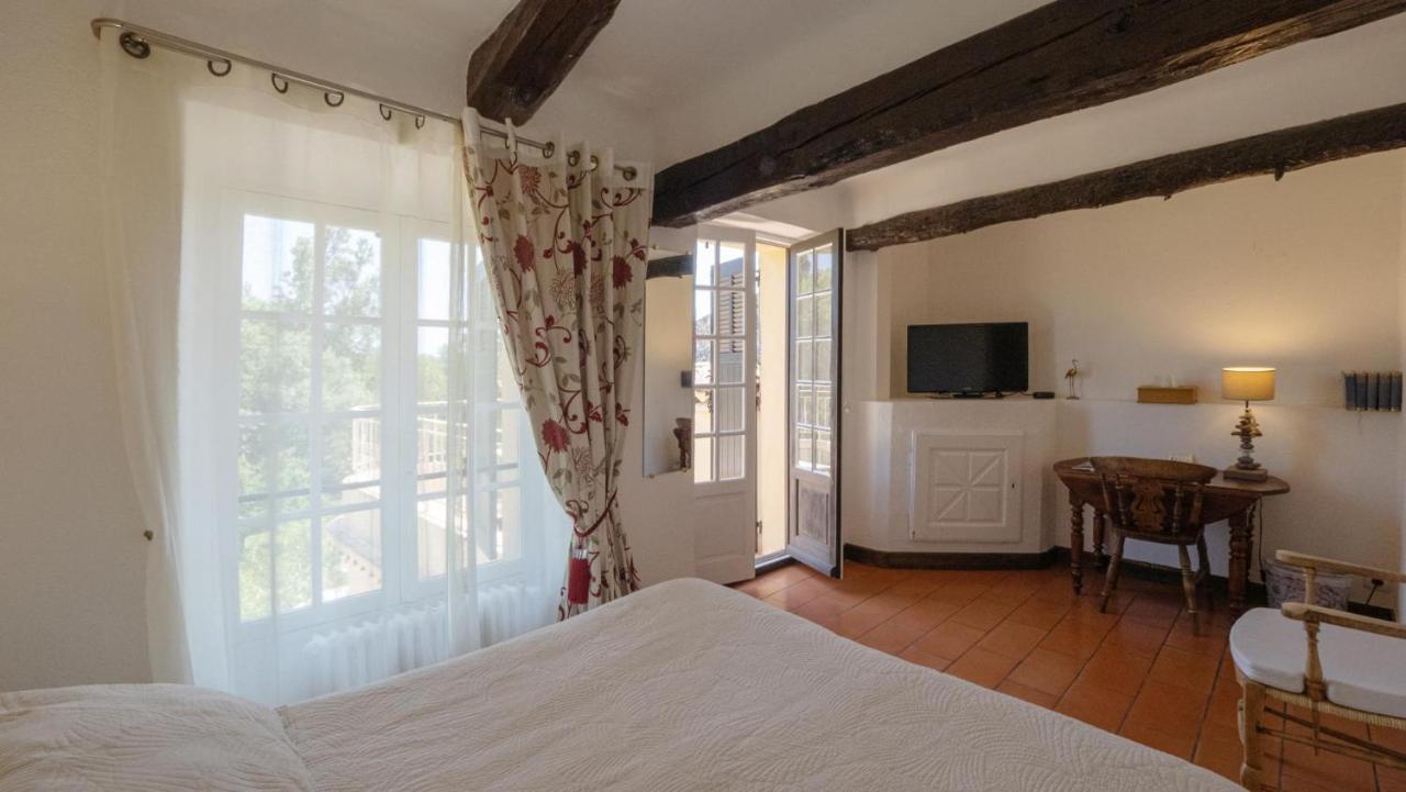 Hotel-Restaurant Le Moulin De La Camandoule Fayence Bagian luar foto