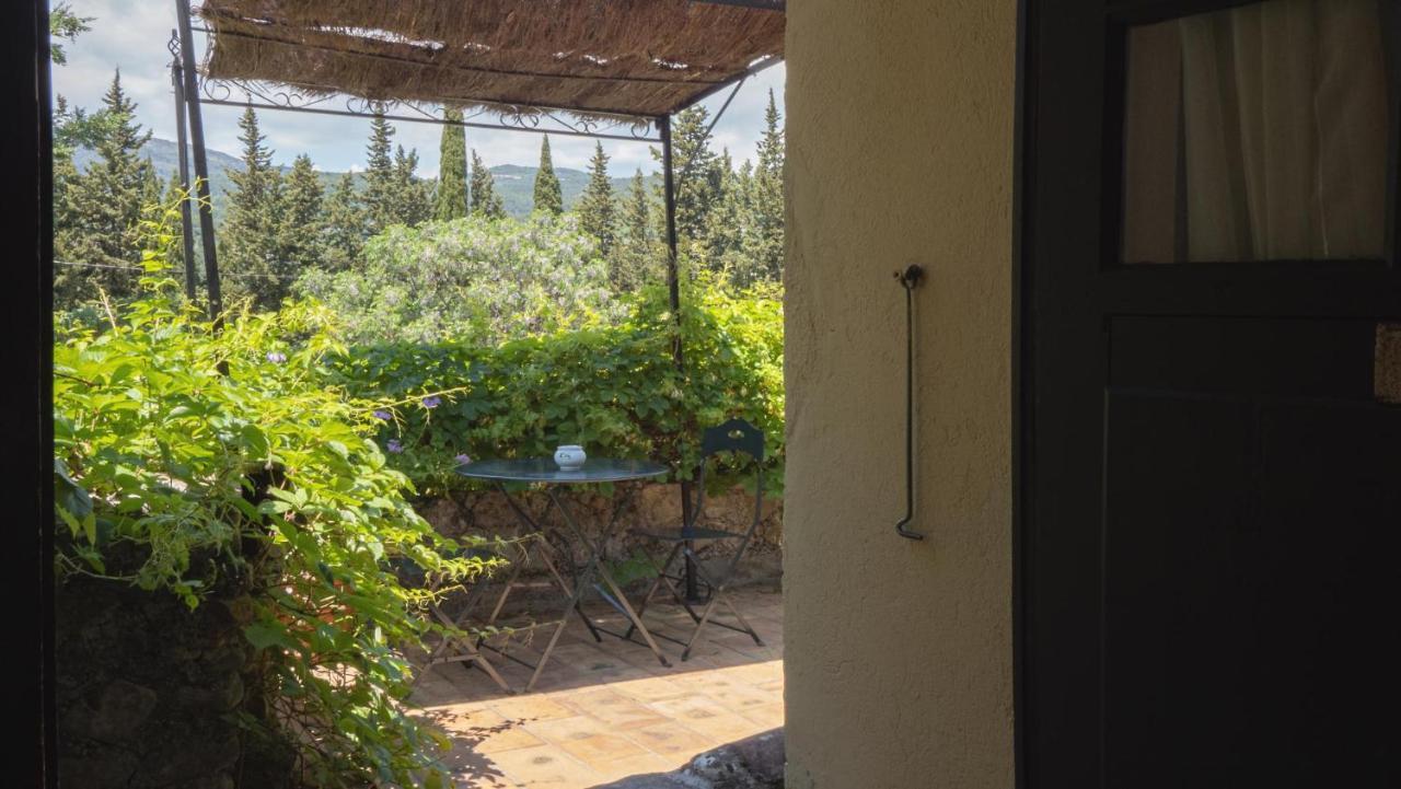 Hotel-Restaurant Le Moulin De La Camandoule Fayence Bagian luar foto