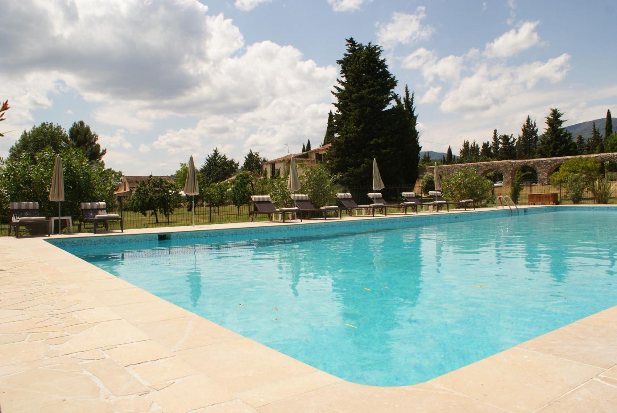 Hotel-Restaurant Le Moulin De La Camandoule Fayence Bagian luar foto