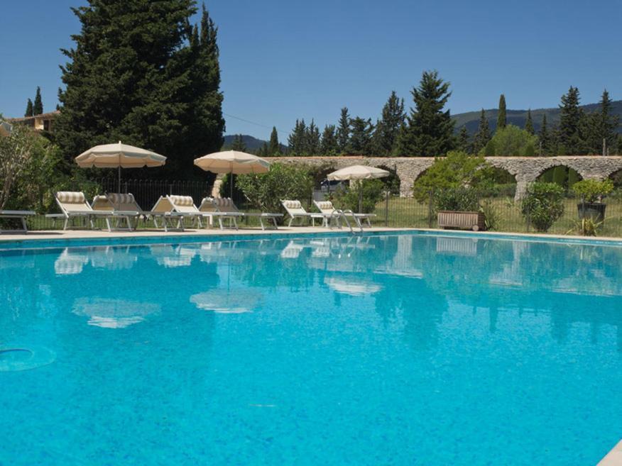 Hotel-Restaurant Le Moulin De La Camandoule Fayence Bagian luar foto